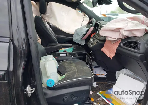 2019 Chrysler Pacifica Limited z USA, uszkodzony, nr VIN 2C4RC1GG4KR550124